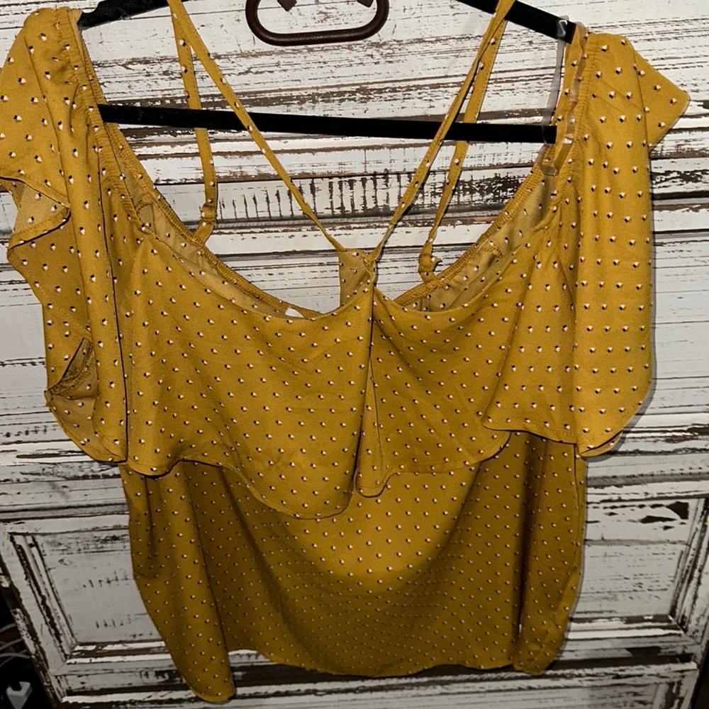 Maurice’s gold cold shoulder blouse adjustable straps really cute size 2x